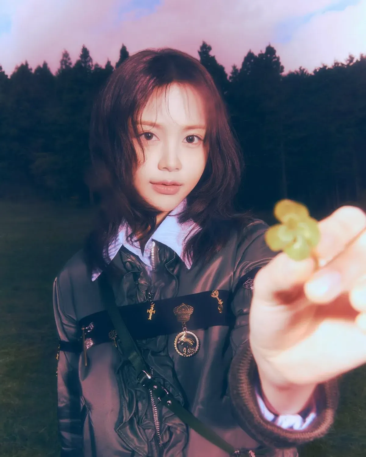 Debut perdana Carmen Hearts2Hearts curi perhatian netizen Indonesia. (Sumber: Instagram/@hearts2hearts)