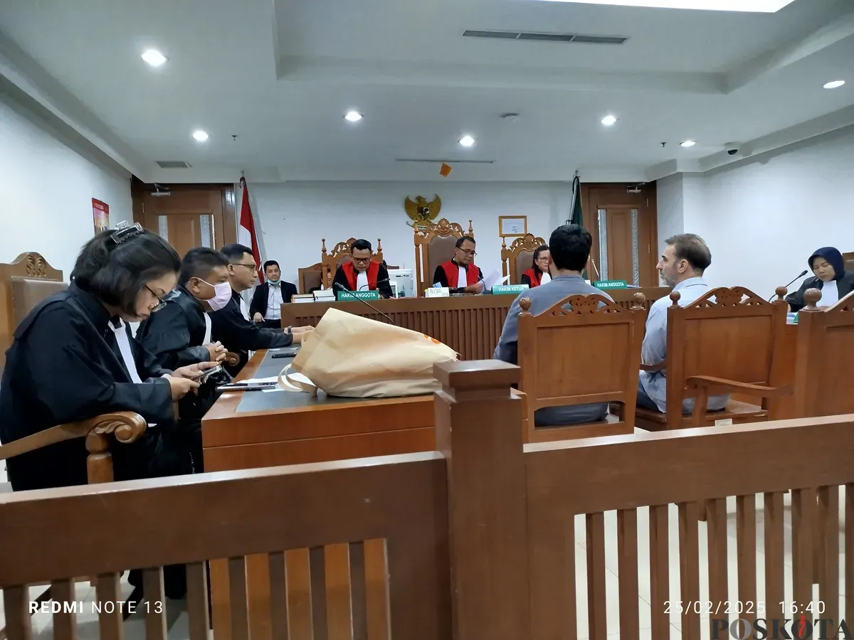 Sidang terdakwa WNA asal Iran yang tersandung kasus narkoba di Pengadilan Negeri (PN) Jakarta Pusat, Selasa, 25 Februari 2025. (Sumber: Poskota/Ramot Sormin)