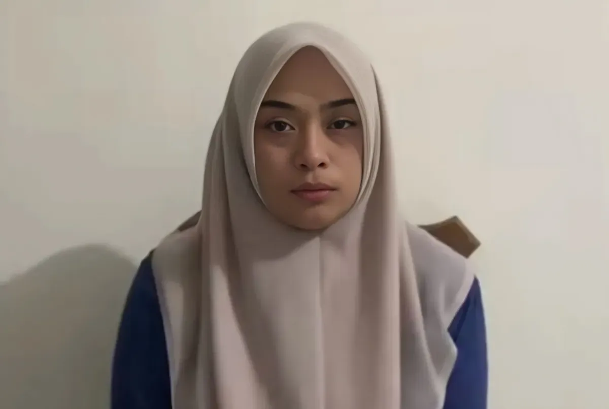 Klarifikasi Bu Guru Salsa usai video syurnya viral di TikTok. (Sumber: TikTok : @sisalsaa)