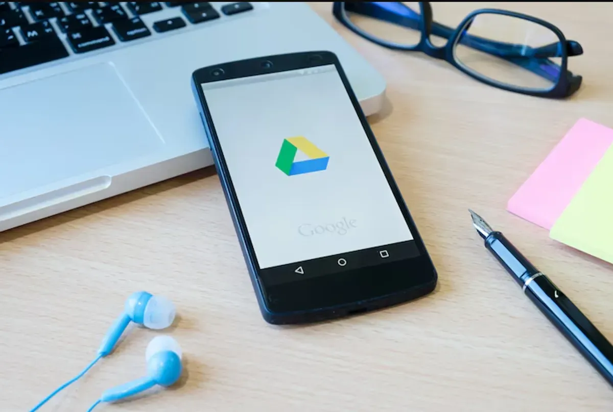 Cara Upgrade Memori Google Drive (Sumber: Freepik/Ijeab)