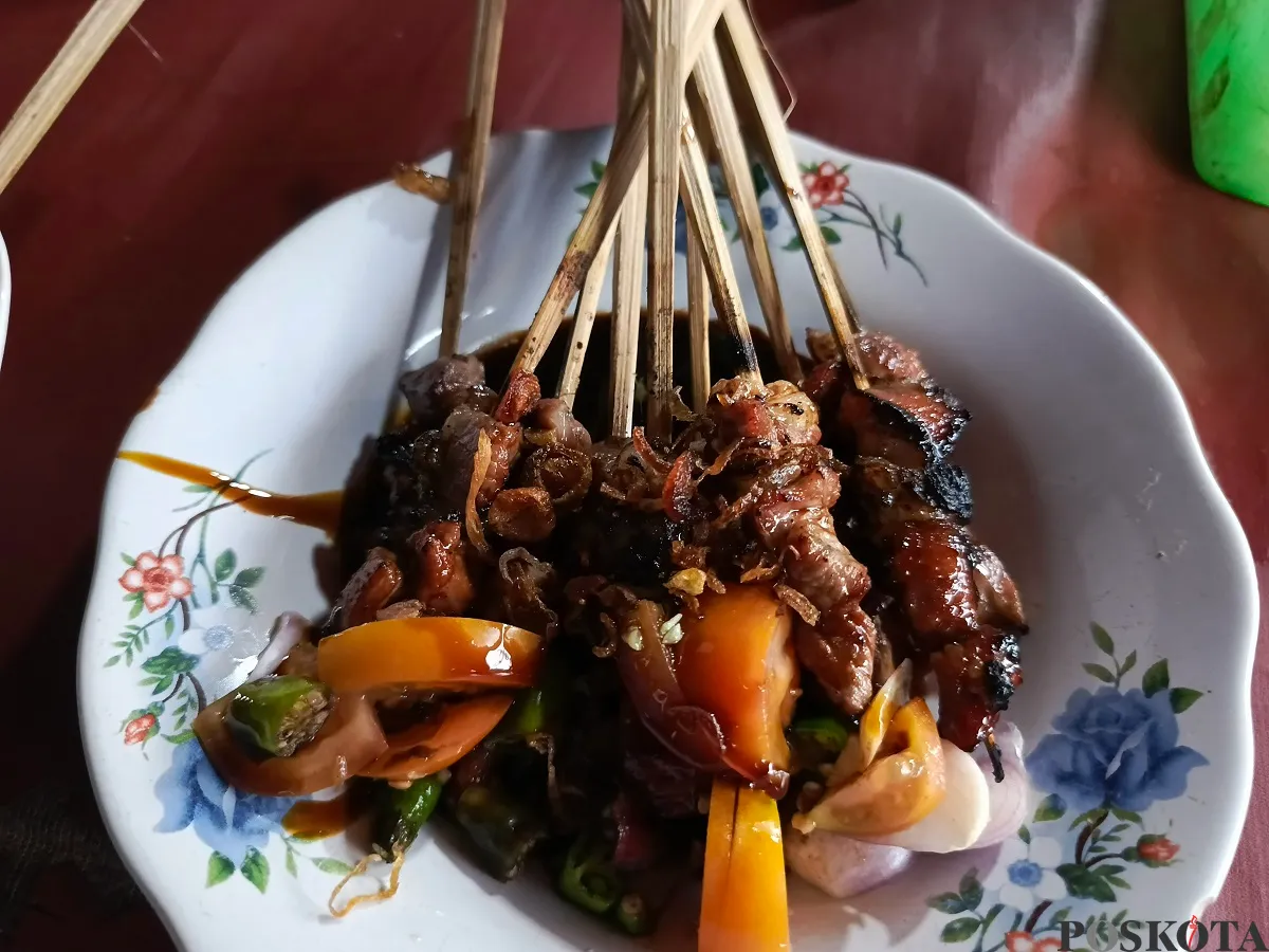 Sate kambing di warung sate tanpa nama yang berada di Kecamatan Parung, Kabupaten Bogor, Jawa Barat. (Sumber: Poskota/Ali Mansur)