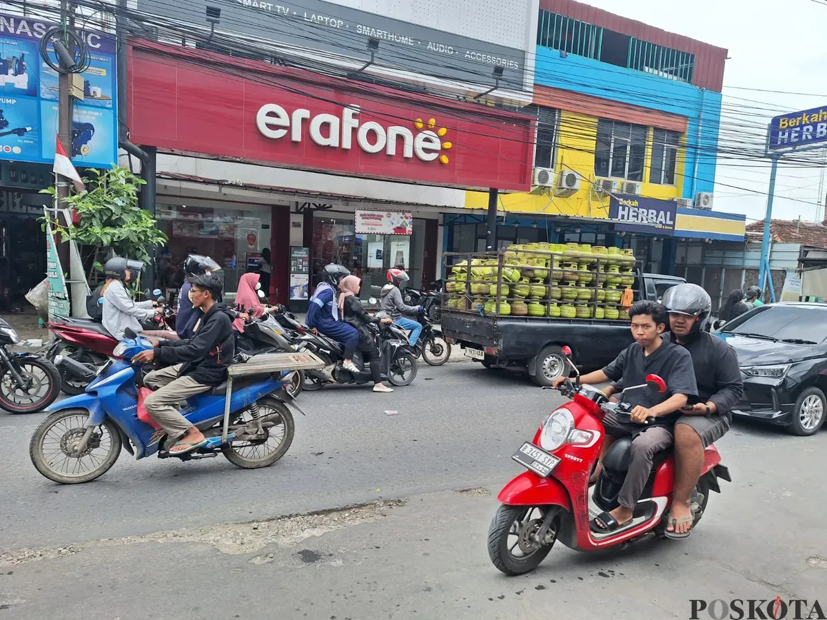 Suasana lokasi tempat dua kelompok remaja tawuran di Jalan Raya Mangunjaya, Tambun Selatan, Kabupaten Bekasi, Sabtu, 4 Januari 2025. (Sumber: Poskota/Ihsan)