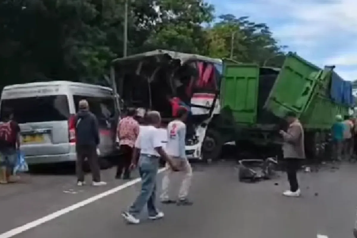 Kecelakaan beruntun Tol Cipularang KM 97 pada Minggu, 5 Januari 2025. (Sumber: Tangkap Layar Instagram/@infobdgbrtcimahi)