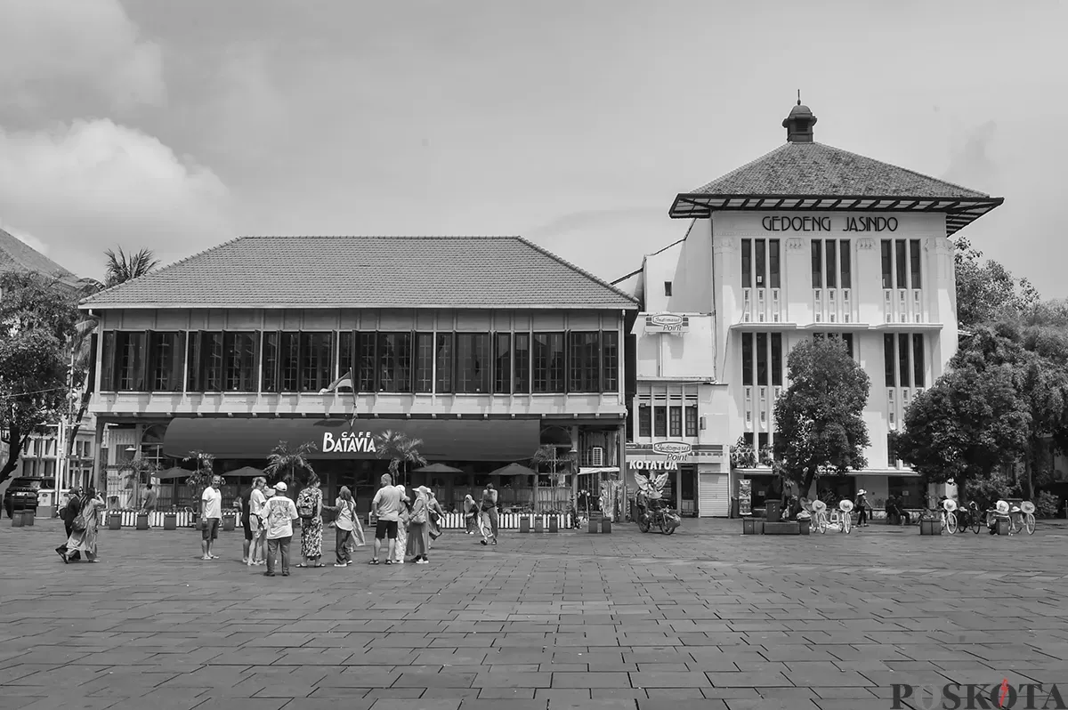 Sejumlah bangunan tua peninggalan sejarah yang masih berdiri kokoh sekaligus sebagai heritage yang kerap dikunjungi wisatawan lokal maupun mancanegara di kawasan Kota Tua, Jakarta, Rabu, 8 Januari 2025. (Sumber: Poskoata/ Bilal Nugraha Ginanjar)