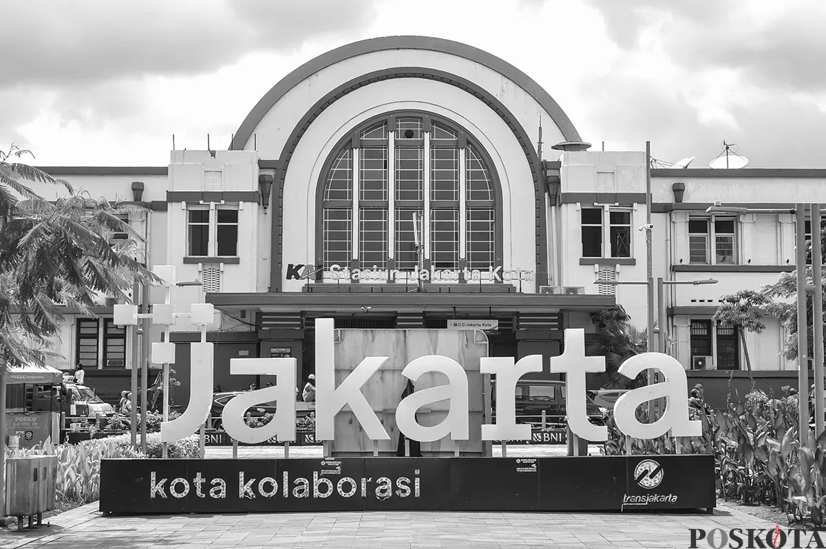 Sejumlah bangunan tua peninggalan sejarah yang masih berdiri kokoh sekaligus sebagai heritage yang kerap dikunjungi wisatawan lokal maupun mancanegara di kawasan Kota Tua, Jakarta, Rabu, 8 Januari 2025. (Sumber: Poskoata/ Bilal Nugraha Ginanjar)