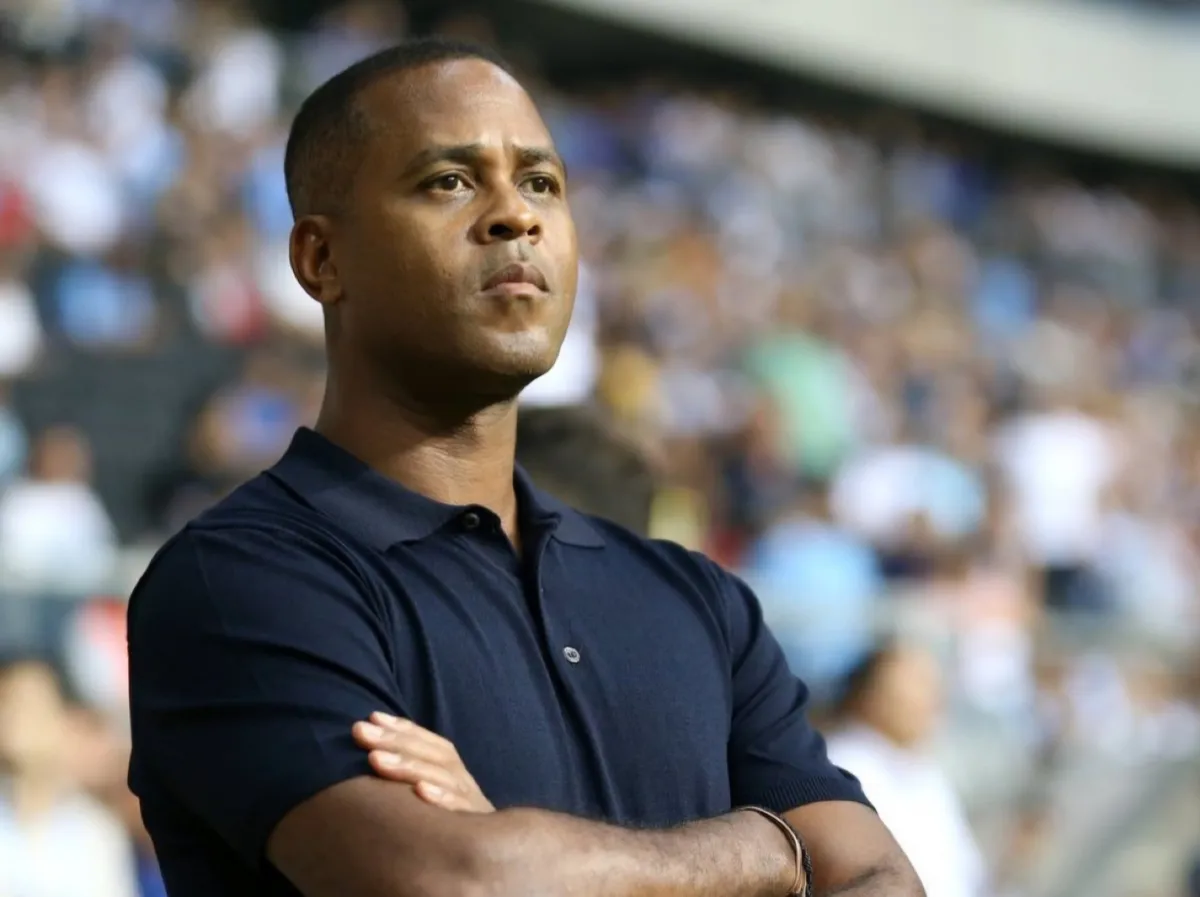 Patrick Kluivert minta dukungan suporter untuk bahwa timnas Indonesia kepada dunia meski waktu persiapan singkat (Sumber: X/ Idextratime)