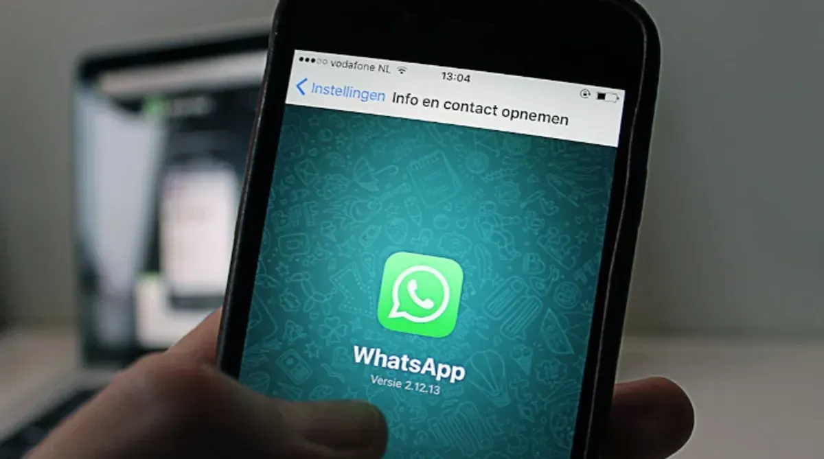 Jaga privasi kamu dengan menyembunyikan status whatsapp dari orang-orang yang tidak dikehendaki. (Sumber: Pexels/Anton)