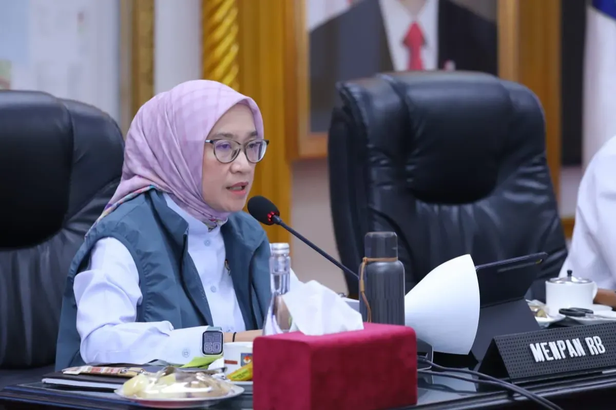 Potret Menteri PANRB, Rini Widyantini mendorong agar honorer ikut seleksi PPPK Tahap 2. (Sumber: MenpanRB)