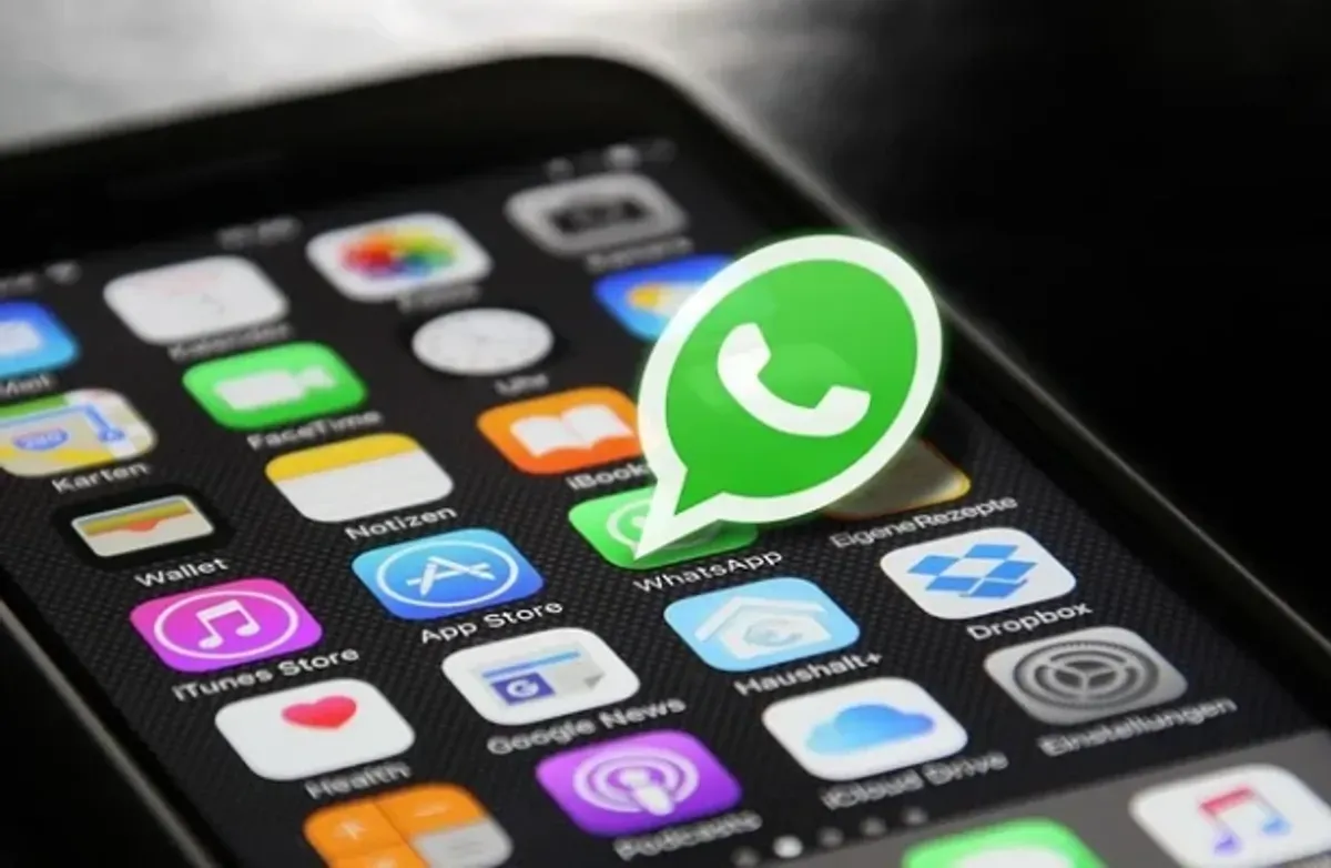 Tanda nomor WhatsApp disadap orang. (Sumber: Poskota/Risti Ayu Wulansari)