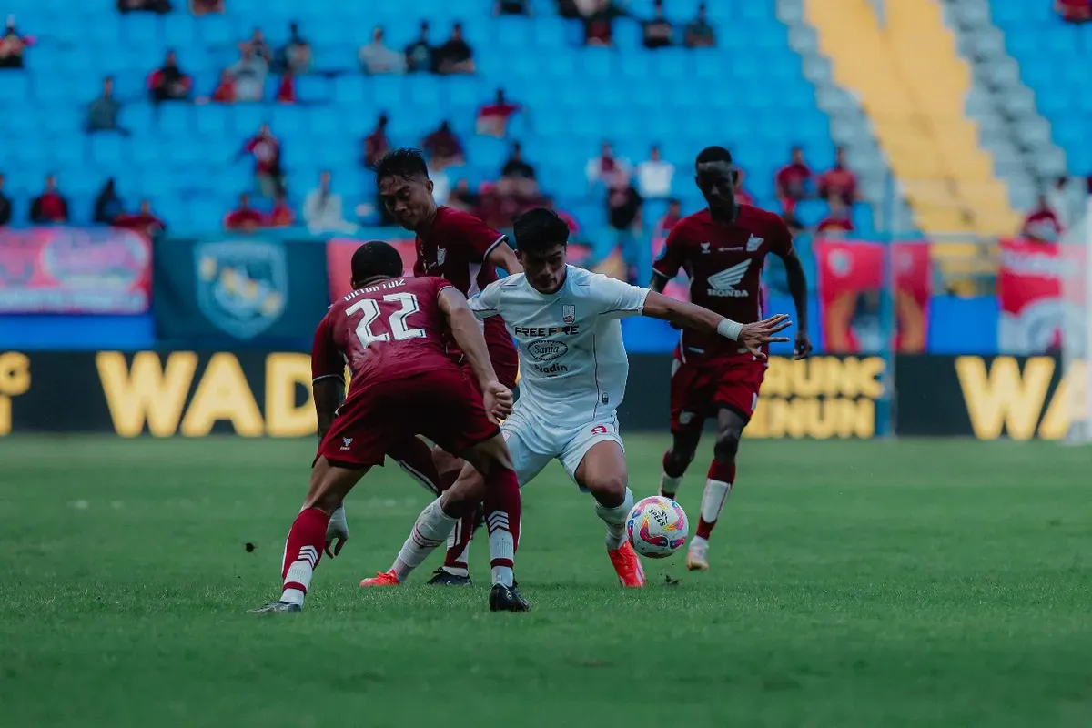 PSM Makassar vs Persis Solo. (Foto: persissolo.id)