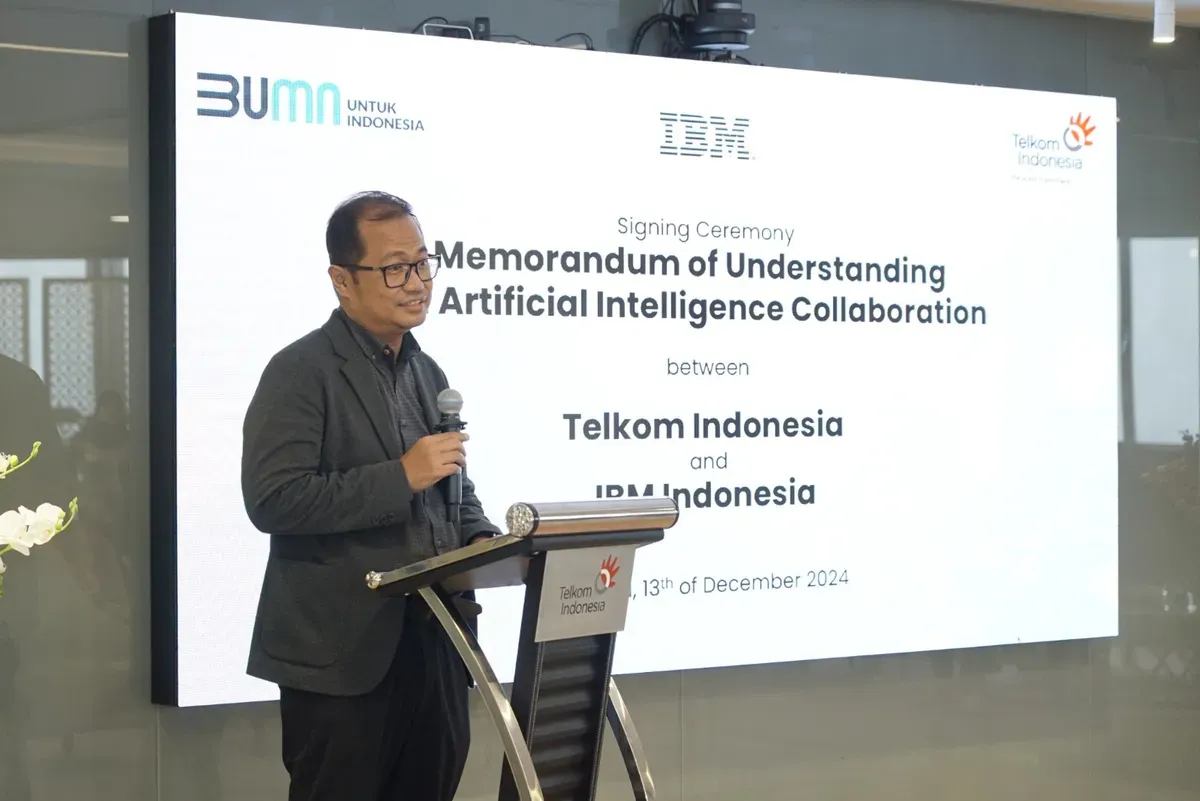 Direktur Strategic Portfolio Telkom Budi Setyawan Wijaya saat memberikan sambutan pada acara penandatangan MoU antara PT Telkom Indonesia (Persero) Tbk (Telkom) dan PT IBM Indonesia (IBM) di Telkom Landmark Tower. (Sumber: Dok. Telkom)