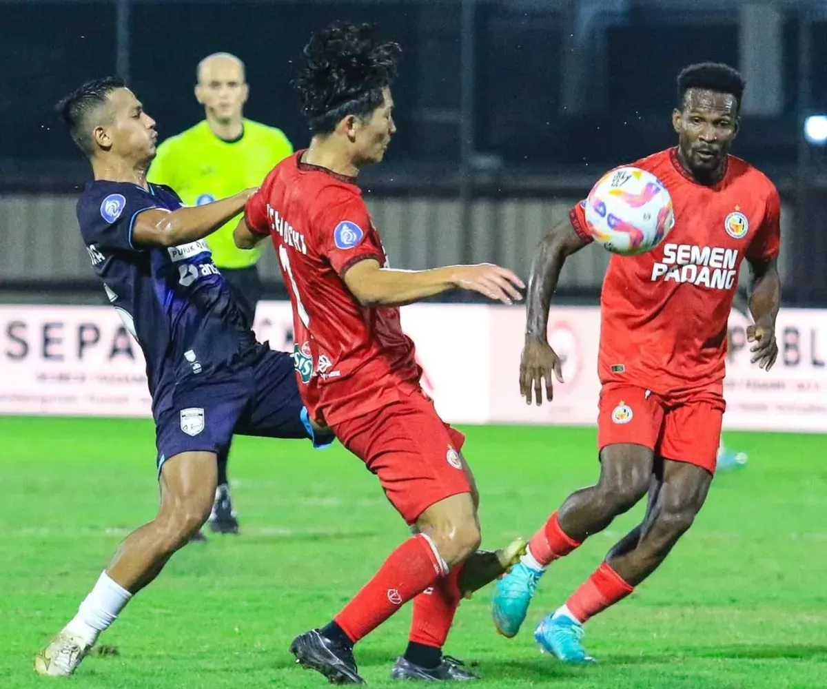 Pertemuan pertama Semen Padang dengan Borneo FC di Liga 1 2024-25. (Foto: Instagram/@semenpadangfcid)