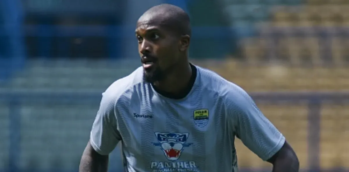 Gervane Kastaneer pemain baru Persib Bandung. (Sumber: Instagram/@persib)