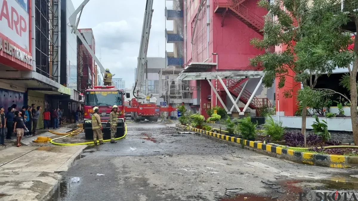 Suasana di sekitar gedung Glodok Plaza, Tamansari, Jakarta Barat, Kamis 16 Januari 2025. (Sumber: Poskota/Pandi Ramedhan)