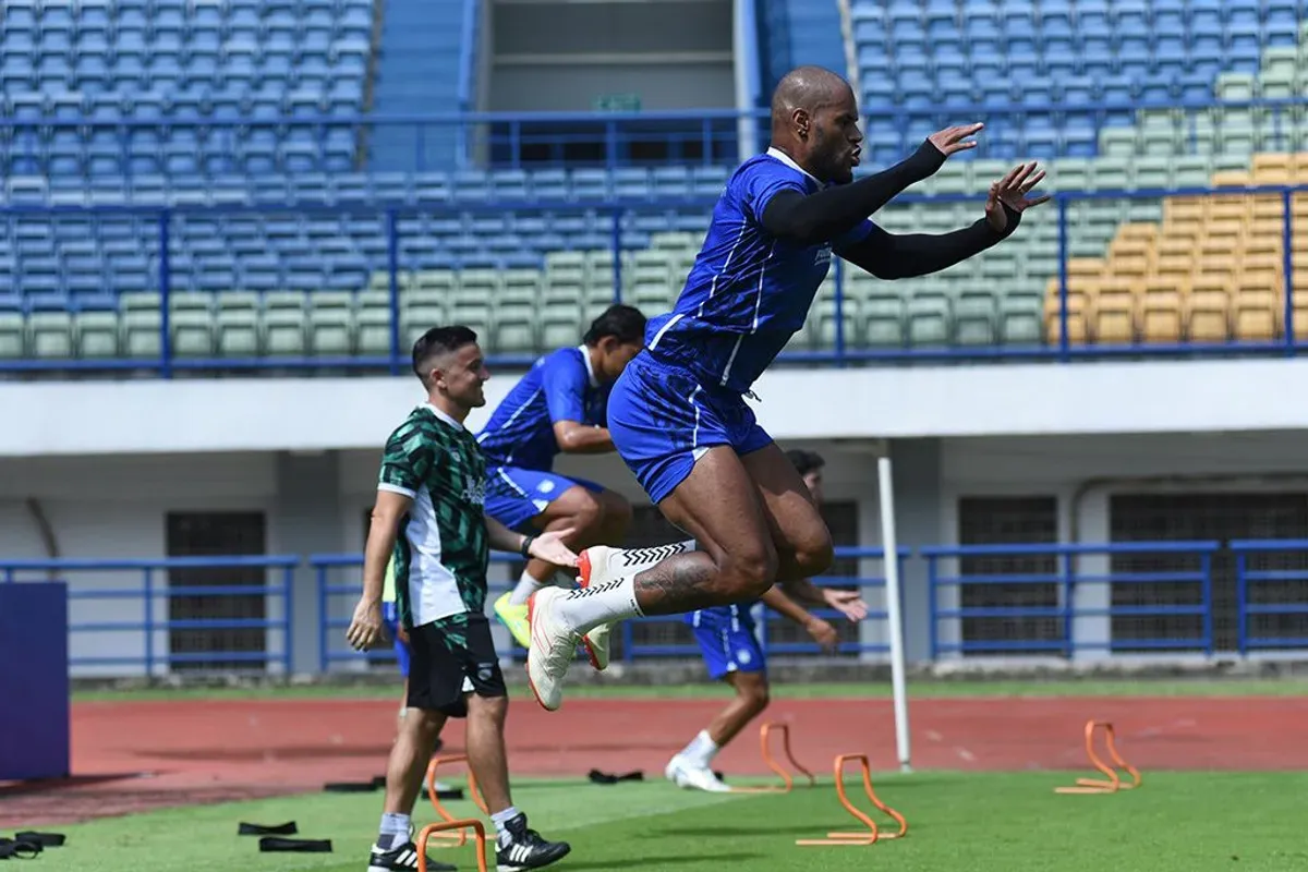 Persib Bandung siap raih kemenangan dari Arema FC. (Sumber: persib.co.id)