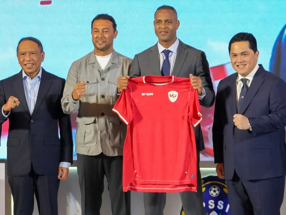 Denny Landzaat merasa senang ketika ditunjuk sebagai asisten pelatih timnas Indonesia mendampingi Patrick Kluivert. (Sumber: Tangkapan layar/Instagram @pssi)