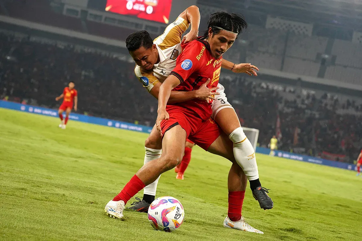 Hanif Sjahbandi saat Persija menghadapi Dewa United di Stadion GBK pada pekan 5 Liga 1 2024-25. (Sumber: Persija.id)