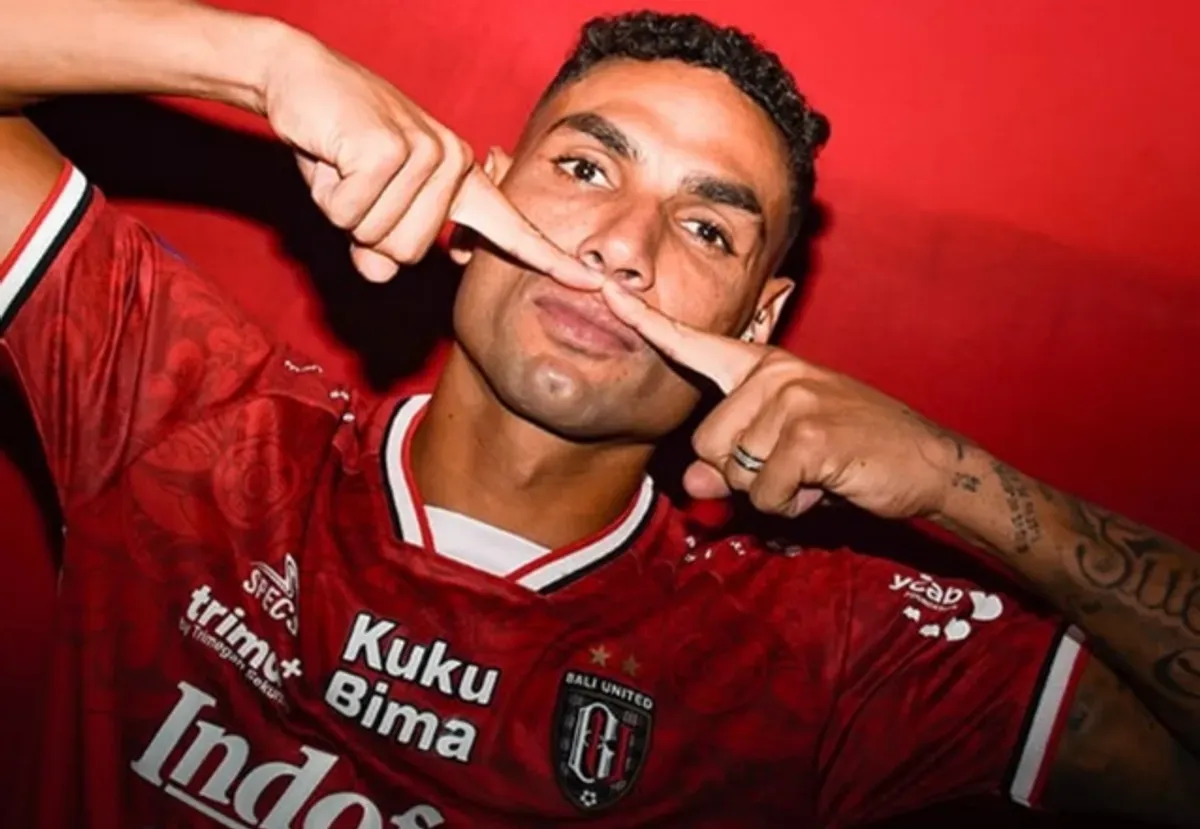 Jaimerson Xavier resmi berseragam Bali United. (Foto: baliutd.com)