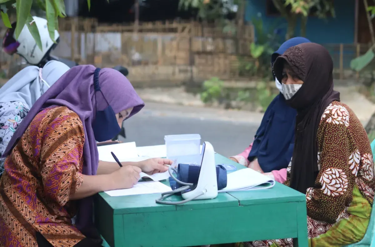 PBI merupakan bantuan sosial yang diberikan pemerintah untuk masyarakat yang memiliki kriteria khsus. (Sumber: unsplash/Mufid Majnun)