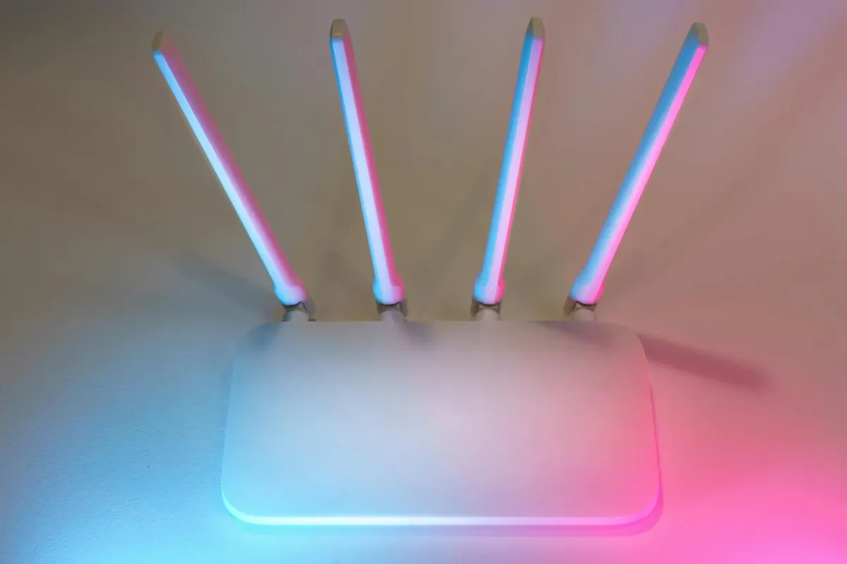 Cara mengatasi router wifi lambat. (Sumber: Pexels/Jakub Zerdzicki)