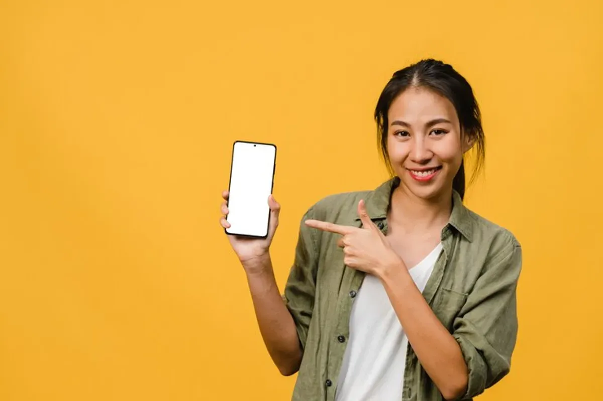 Tiba-tiba Dibayar Rp200 Ribu Setiap Hari Modal Smartphone! Ini 5 Aplikasi Penghasil Uang 2025 (Sumber: Freepik.com/tirachardz)