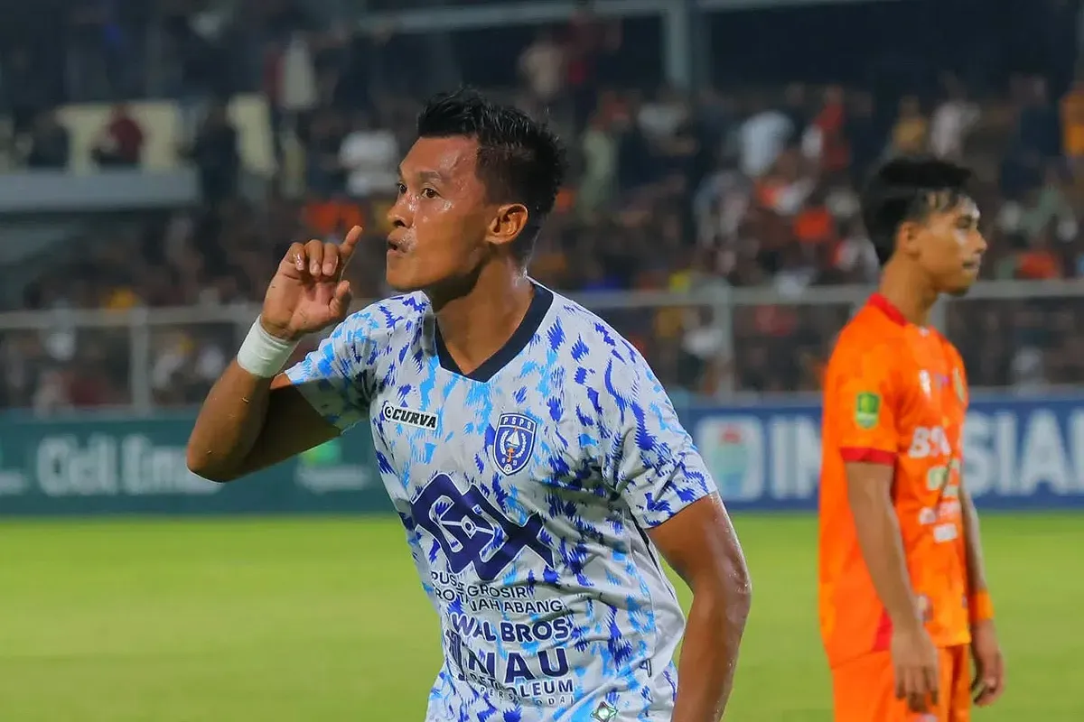 Mantan striker Timnas Indonesia, Lerby Eliandry, jadi bintang kemenangan PSPS Pekanbaru atas Persiraja Banda Aceh di 8 besar Liga 2 2024-25. (Sumber: Instagram @pspsriau)