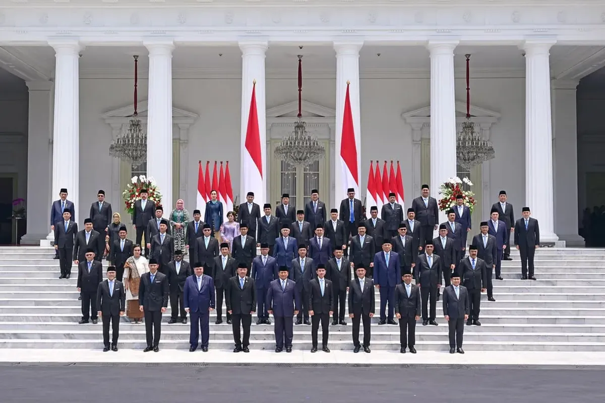 Bapak Presiden Prabowo melakukan reshuffle kabinet pada Rabu, 19 Februari 2025, 6 menteri diturunkan salah satunya Satryo Soemantri Brodjonegoro yang digantikan oleh Brian Yuliarto. (Sumber: Instagram/@prabowo)