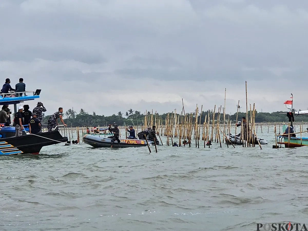 Pagar laut di Kabupaten Tangerang. (Sumber: Poskota/Veronica Prasetio)