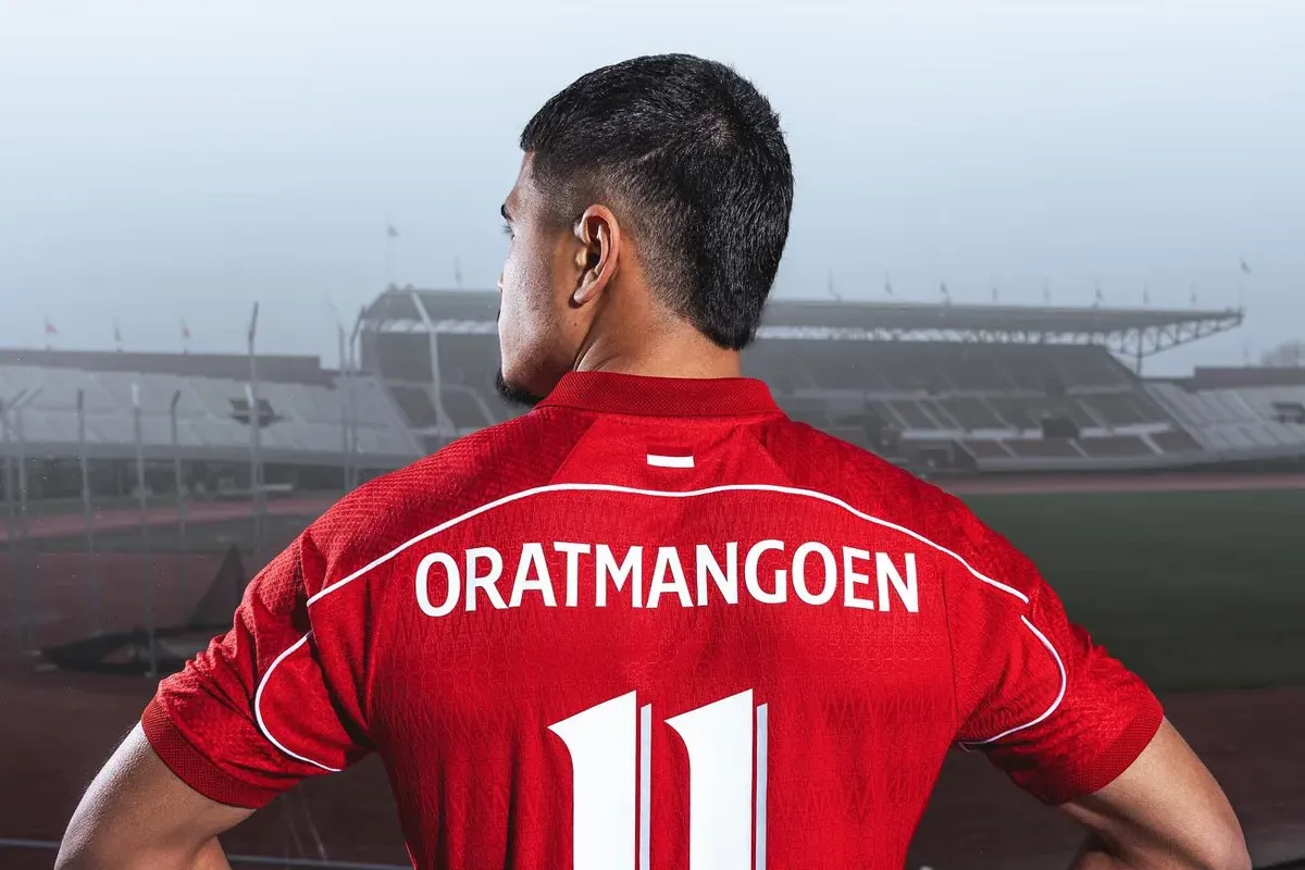 Lokasi pemotretan jersey anyar Timnas Indonesia dilakukan di Stadion Olimpiade Amsterdam yang cukup bersejarah untuk sepak bola Belanda, khususnya Ajax Amsterdam. (Sumber: Instagram @erspo.official)