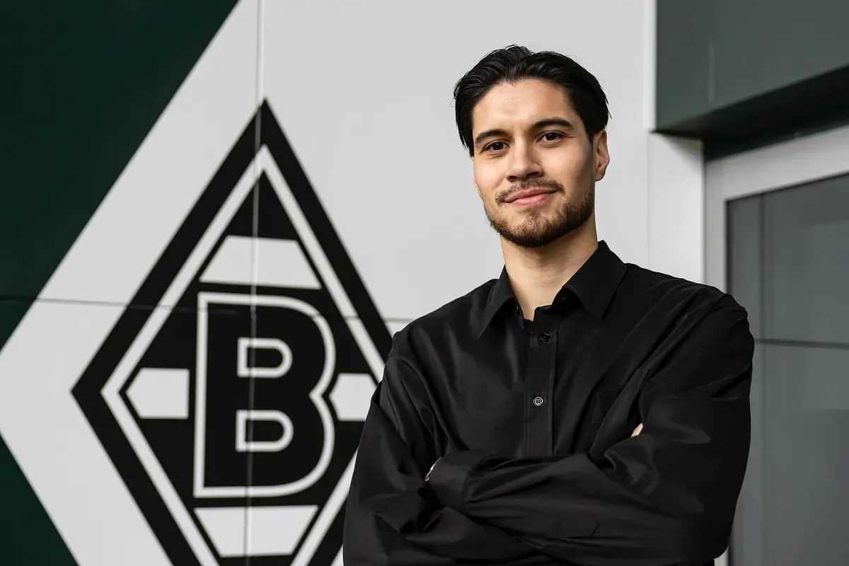 Kevin Diks resmi dikontrak Borussia Monchengladbach, raksasa Jerman yang sudah lama 'tertidur'. (Sumber: Instagram @borussia)