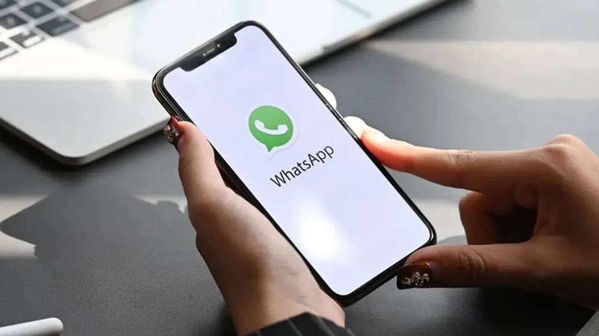 Cara Login WhatsApp Tanpa Kode Verifikasi, Mudah dan Aman! (Sumber: Pinterest/Before You Take)