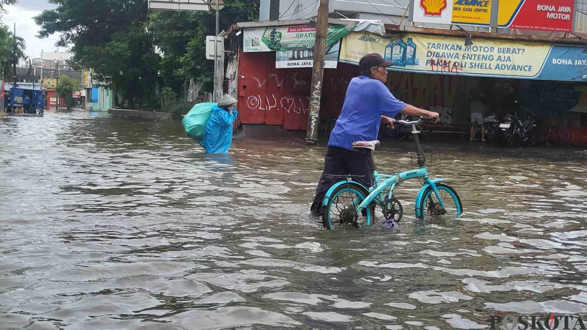 Banjir di kawasan Green Garden, Kedoya Utara, Kebon Jeruk, Jakarta Barat, Rabu, 29 Januari 2025. (Sumber: Poskota/Pandi Ramedhan)