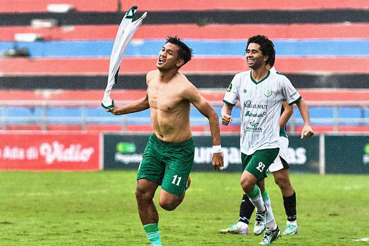 Selebrasi Imam Bagus Kurnia setelah mencetak gol penentu kemenangan PSMS Medan atas Nusantara United di laga playoff degradasi Liga 2. (Sumber: Instagram @official_psmsmedan)