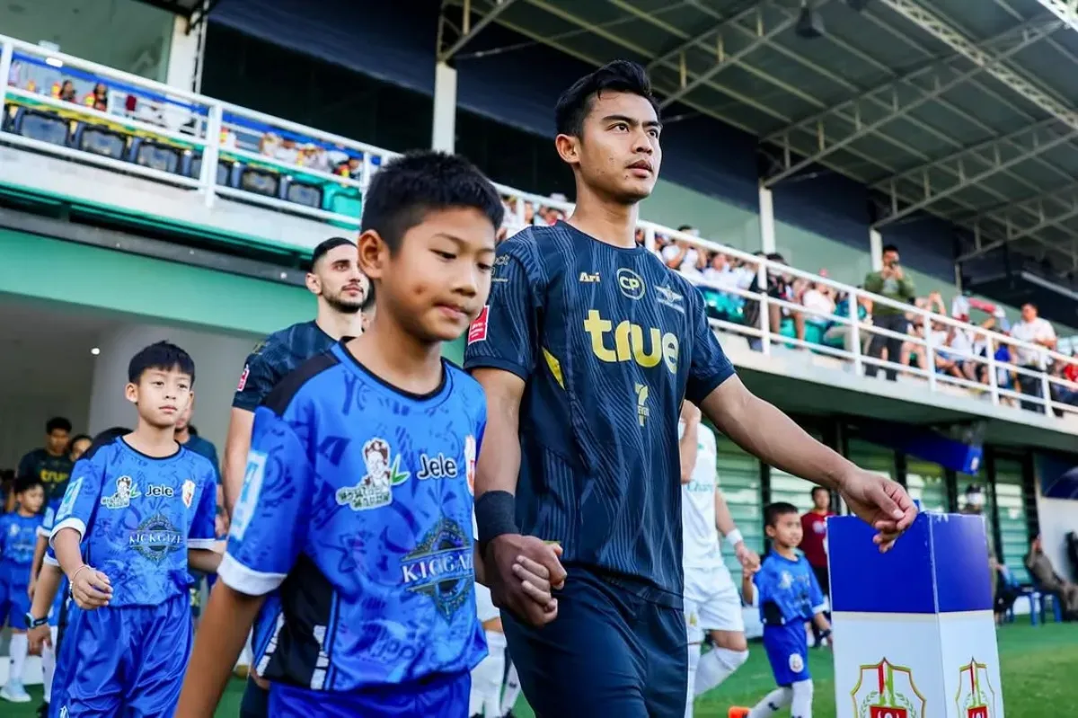 Pratama Arhan terus mendapat menit bermain di Bangkok United. (Foto: Instagram/@pratamaarhan8)