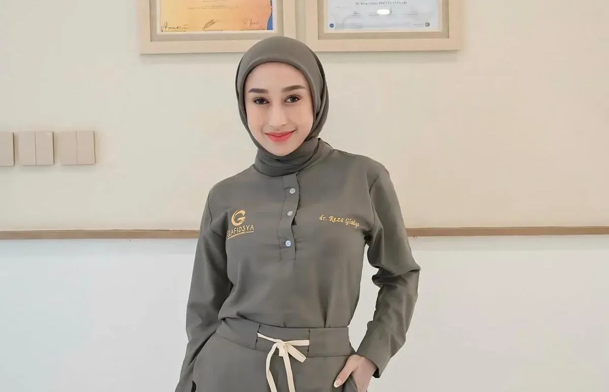 Dokter kecantikan, Reza Gladys yang tengah berseteru dengan Nikita Mirzani. (Sumber: Instagram/@rezagladys)