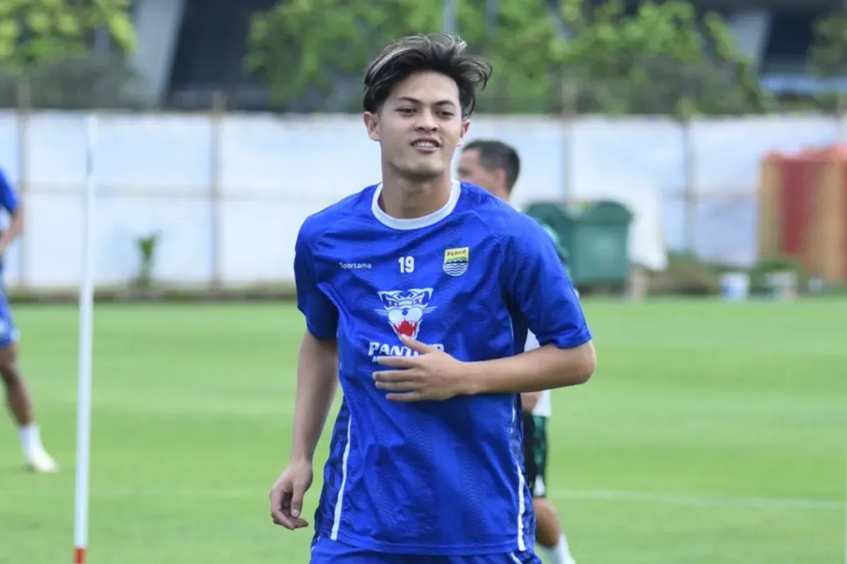 Potret pemain baru Persib, Alfeandra Dewangga yang mengungkapkan alasannya bergabung dengan skuad Maung Bandung. (Sumber: Persib)