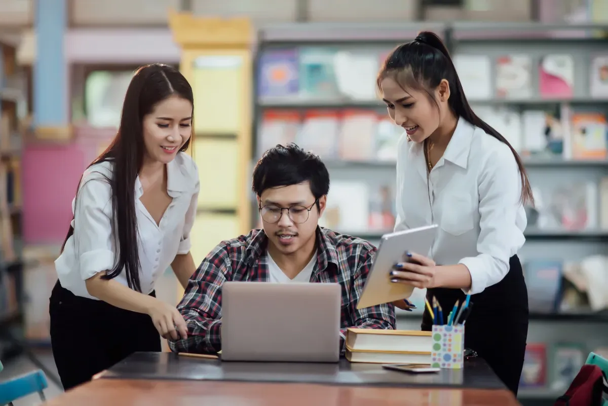 Info pendaftaran beasiswa S2 dan S3 LPDP 2025. (Sumber: Freepik)