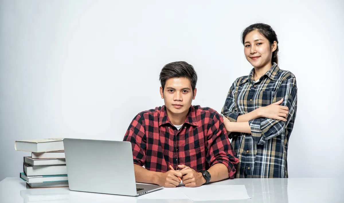 Cek info pendaftaran beasiswa LPDP tahun 2025 yang segera dibuka. Kesempatan lanjut studi dengan bantuan pemerintah. (Sumber: Freepik)