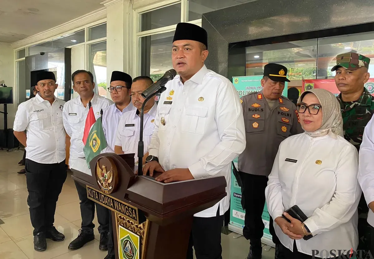 Bupati Bogor, Rudy Susmanto, didampingi jajaran Pemkab, TNI, dan Polri saat meresmikan tiga fasilitas baru di RS RH Satibi (eks RSUD Cileungsi) di Kecamatan Cileungsi, Kabupaten Bogor, Selasa, 2 Juli 2025. (Sumber: Poskota/Sekar Putri Andini)