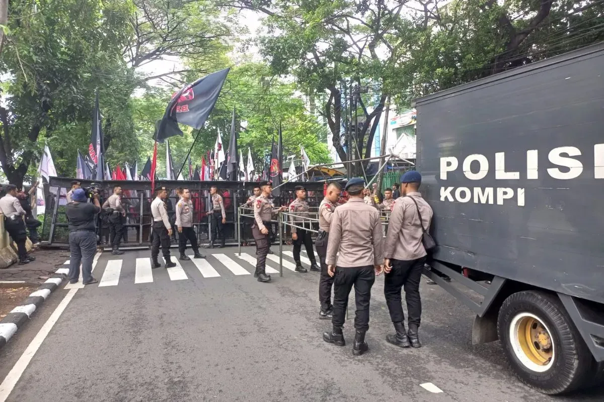 Sebanyak 916 personel gabungan diterjunkan untuk mengamankan jalan persidangan terdakwa Sekjen PDIP Hasto Kristiyanto, di PN Jakarta Pusat, Kamis, 3 Juli 2025. (Sumber: Dok. Polres Jakarta Pusat)