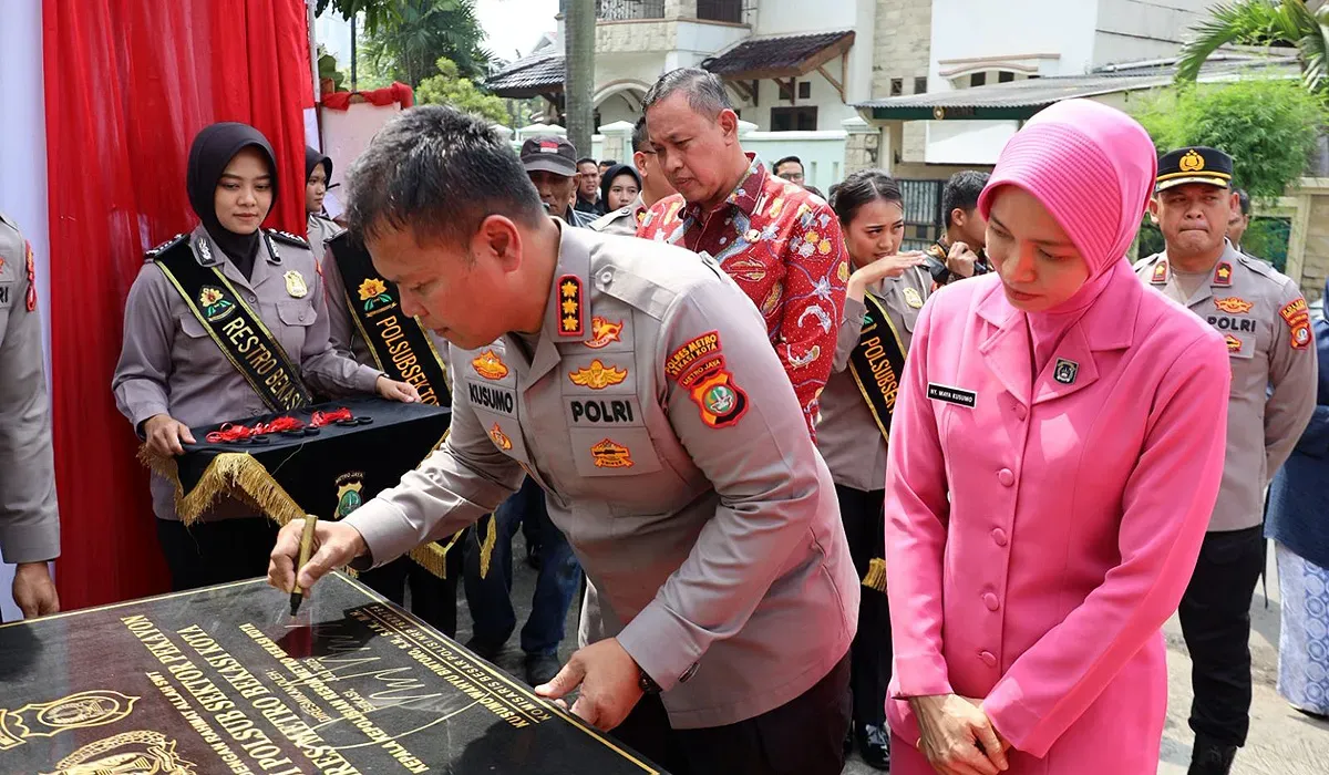 Kapolres Metro Bekasi Kota, Kombes Pol Kusumo Wahyu Bintoro, meresmikan Sub Polsektor Pekayon pada Kamis 3 Juli 2025. (Sumber: Humas Pemkot Bekasi)
