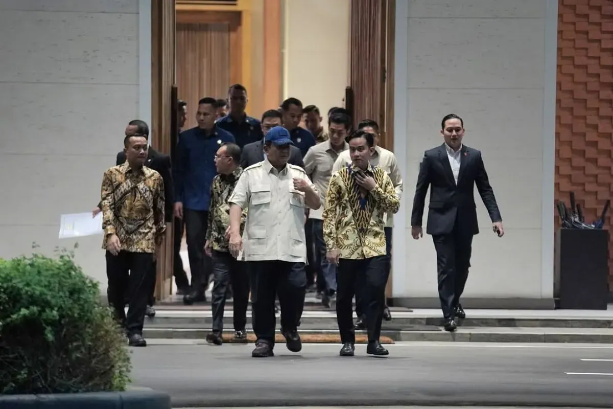 Wakil Presiden Gibran Rakabuming Raka saat mengantarkan Presiden Prabowo Subiato yang hendak melakukan kunjungan kenegaraan ke Rusia. (Sumber: Instagram/@gibran_rakabuming)