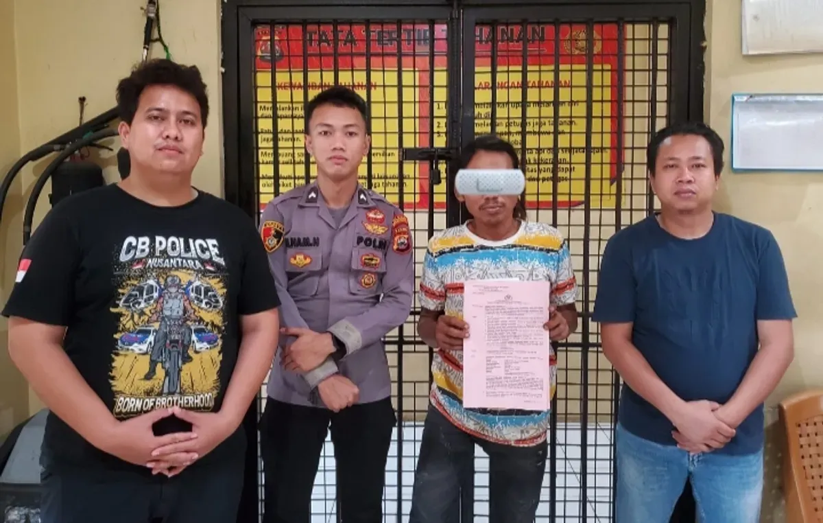 Tersangka AR sebelum dijebloskan ke dalam penjara Polresta Serang Kota. (Sumber: Satreskrim Polresta Serang Kota)