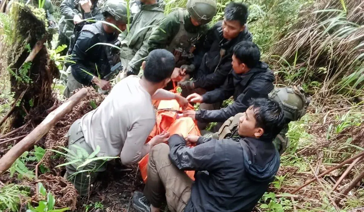 Seorang anggota KKB, Enos Tipagau, tewas diterjang peluru saat bentrok dengan Satgas Ops Damai Cartenz, di Kampung Baitapa, Distrik Sugapa, Kabupaten Intan Jaya, pada Sabtu, 5 Juli 2025. (Sumber: Dok Humas Polri)