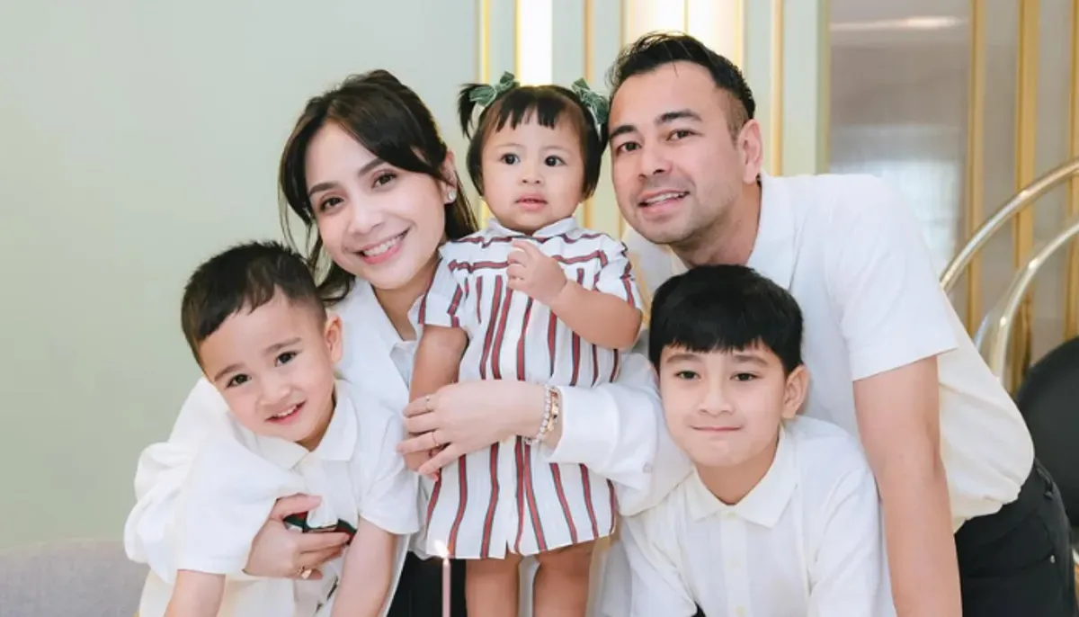 Siapa sebenarnya ibu kandung Lily, mengapa Raffi Ahmad memilih adopsi secara spontan. (Sumber: Instagram/@raffinagita1717)