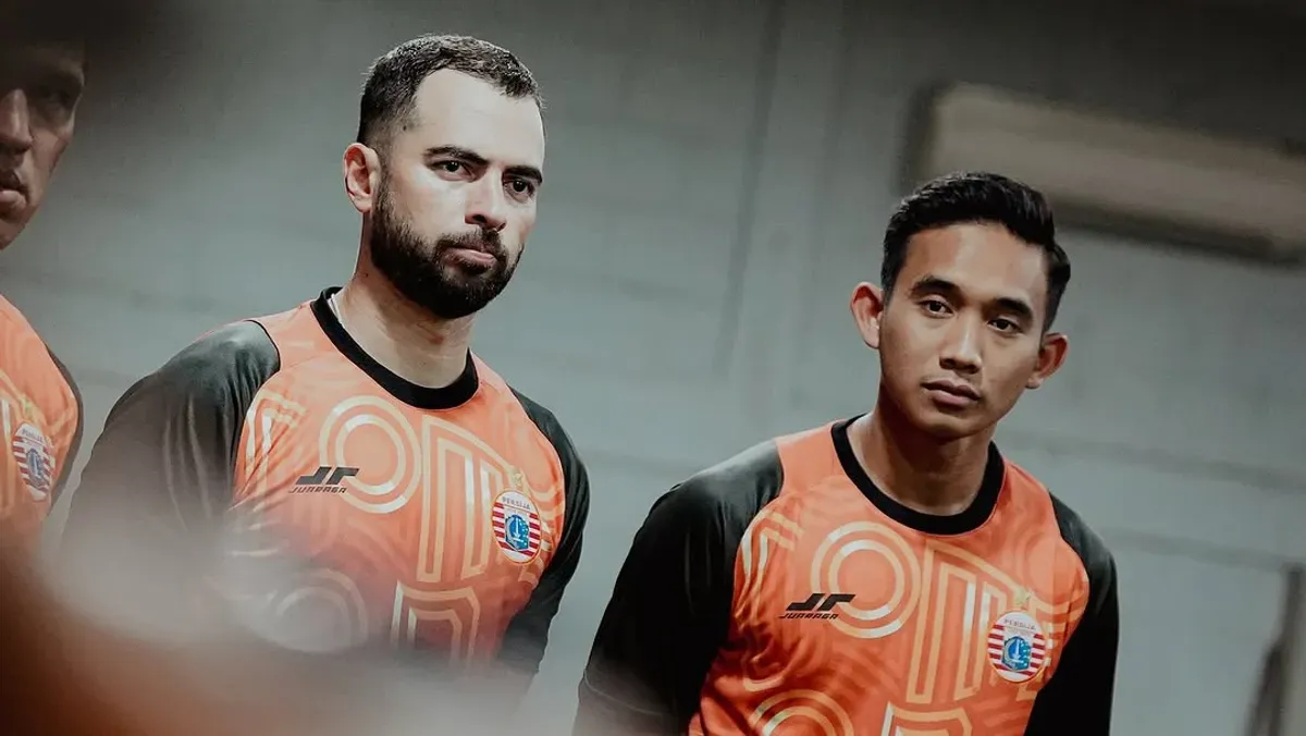 Jordi Amat optimis cepat adaptasi dengan tim Persija. (Sumber: Instagram/@persija)