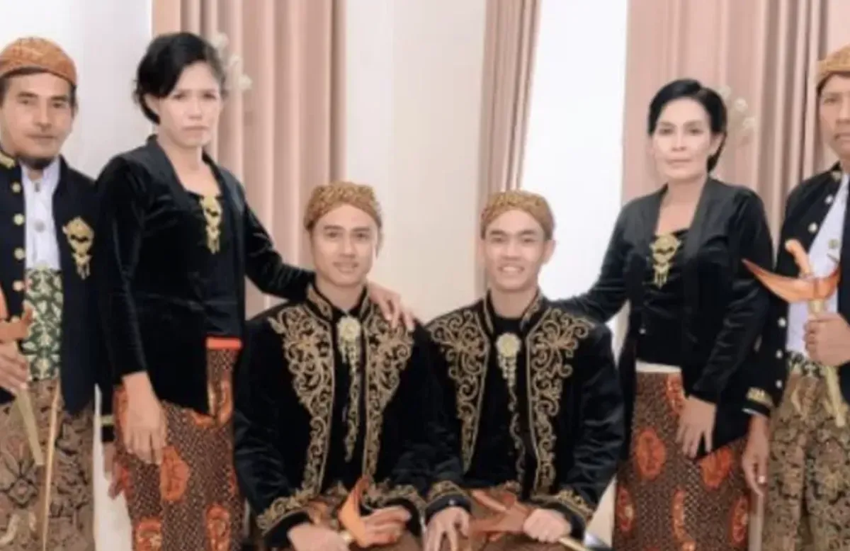 Fenomena Viral Foto Pasangan Sesama Jenis Chiko dan Wiran: Klarifikasi, Respons Publik, dan Pelajaran Penting tentang Literasi Digital (Sumber: Instagram/@chiko_ingham)