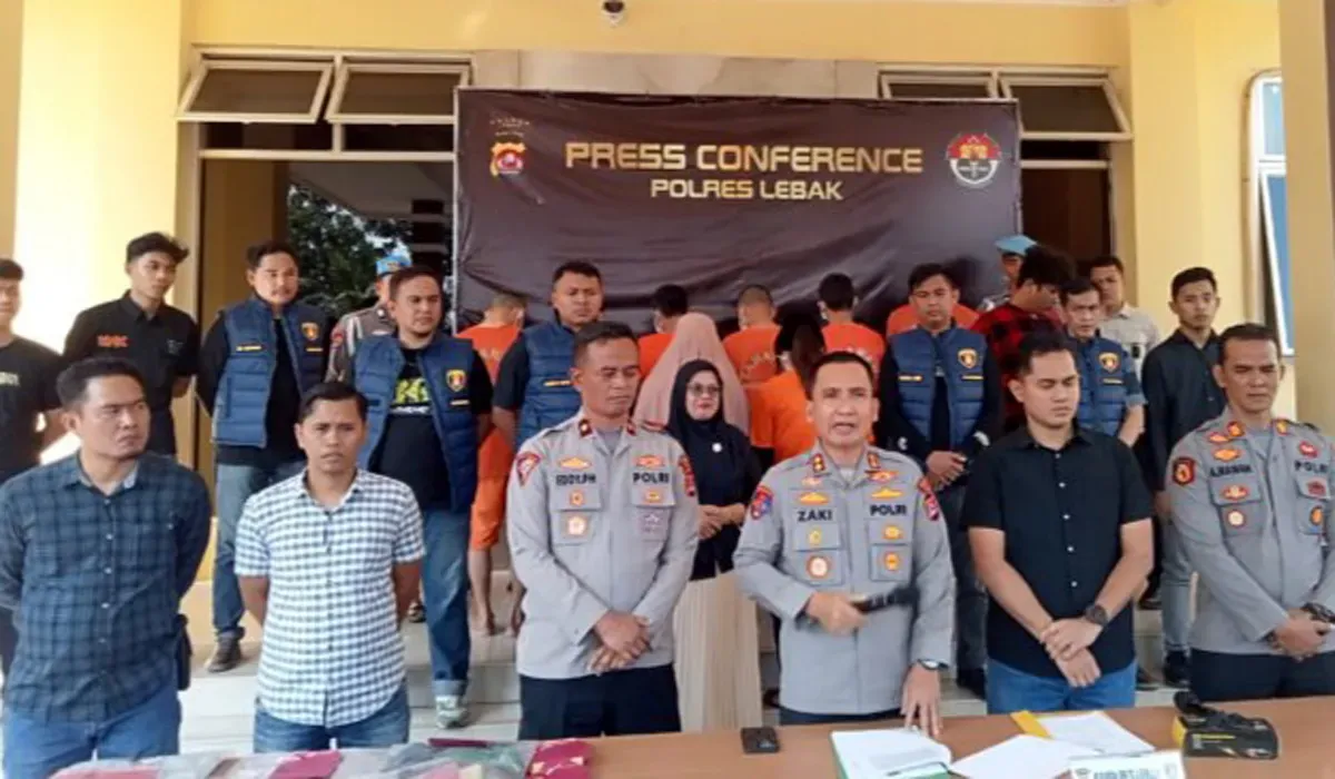Jajaran Polres Lebak, saat ekspose sejumlah perkara, salah satunya kasus pembuangan bayi ke sungai. (Sumber: Dok. Polres Lebak)