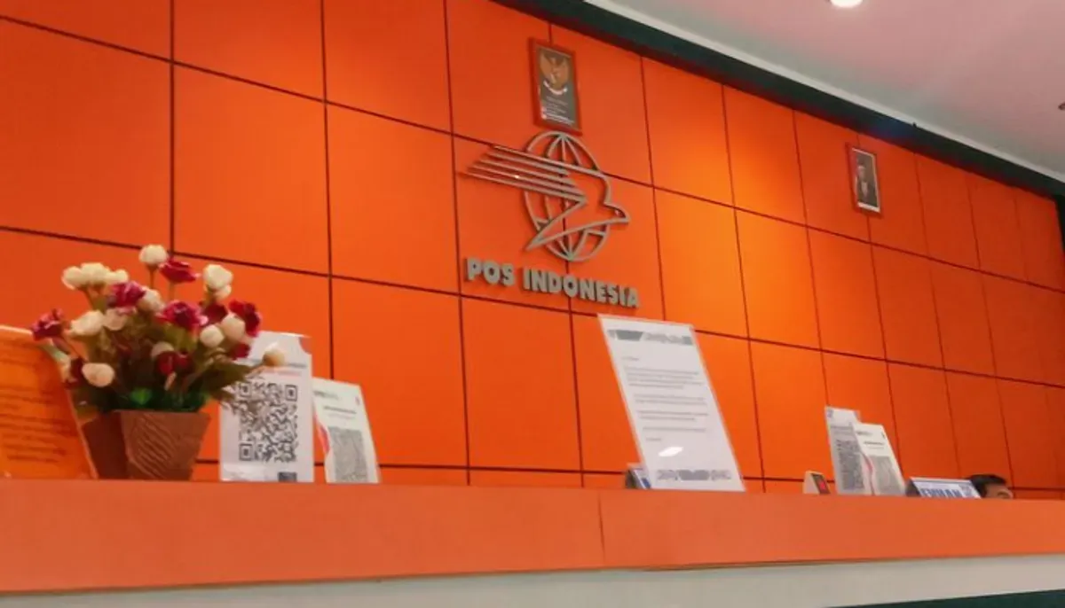 Ilustrasi PT Pos Indonesia, pencairan BSU 2025 syarat dokumen, alur verifikasi di Kantor Pos, dan cara mengatasi kendala pencairan. Cek NIK Anda sekarang! (Sumber: PT Pos)