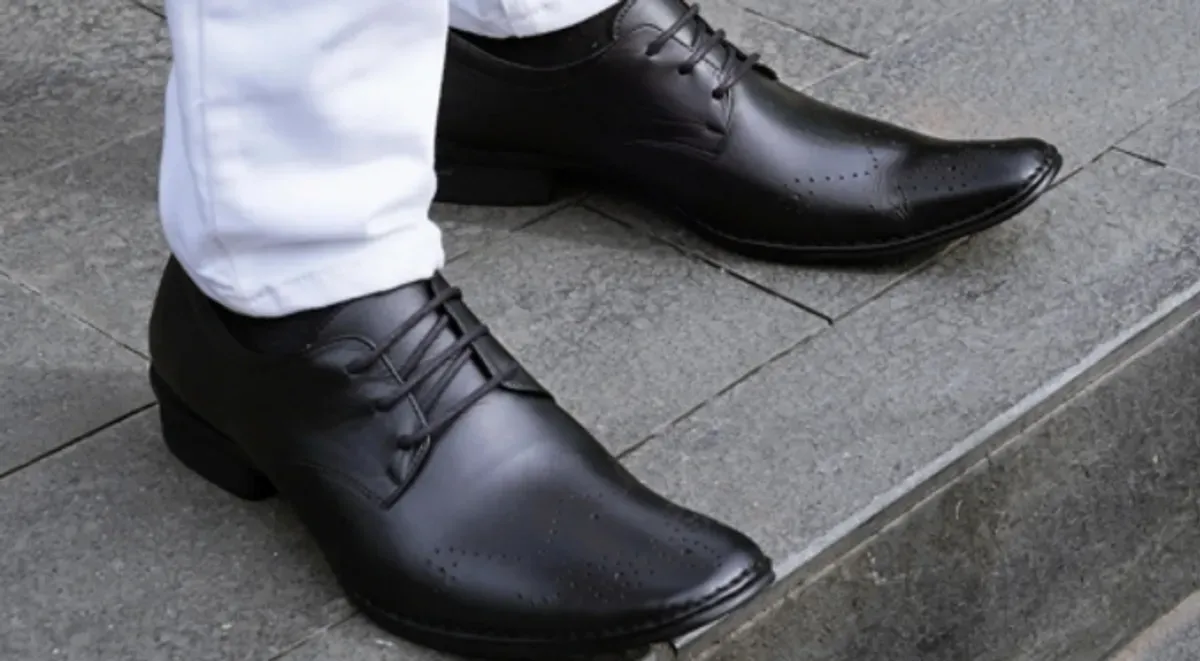 Salah satu produk Buccheri sepatu kulit pria (Sumber: Dok. Buccheri)